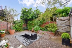 Courtyard garden- click for photo gallery